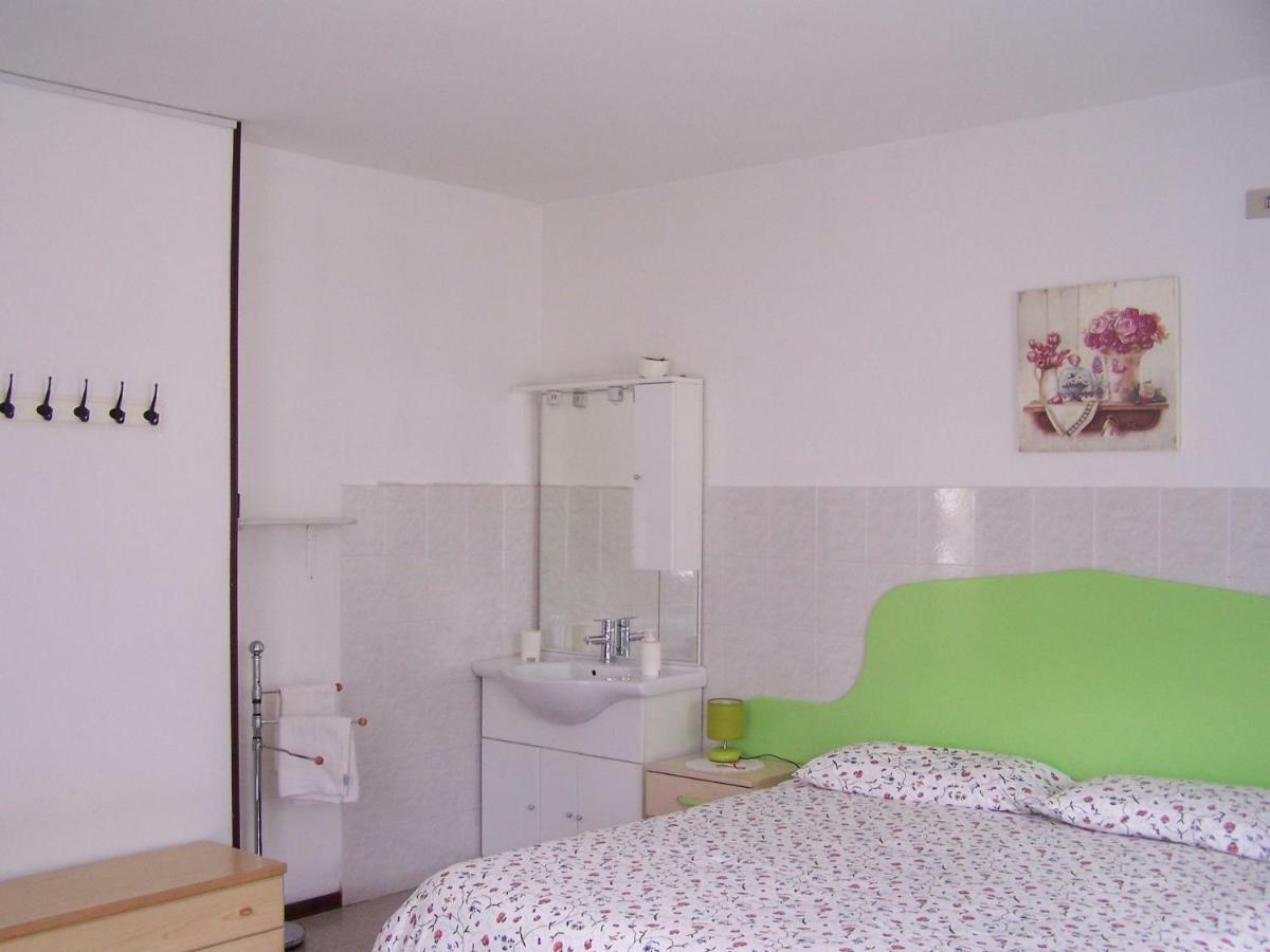 B&B Ai Pini Tiarno di Sopra Buitenkant foto